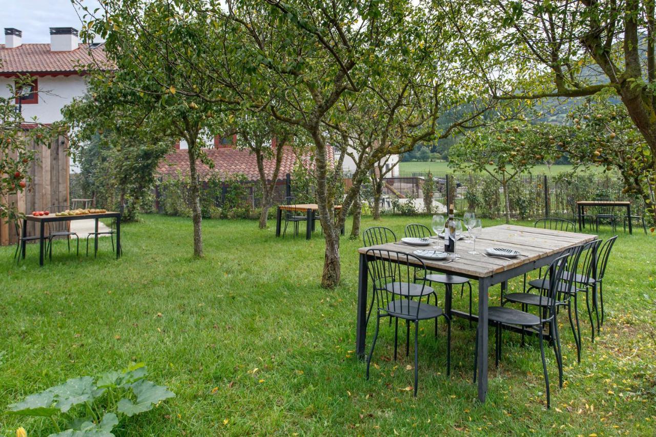 Apartamentos Turisticos Rurales Iturburuarena Alkotz ภายนอก รูปภาพ